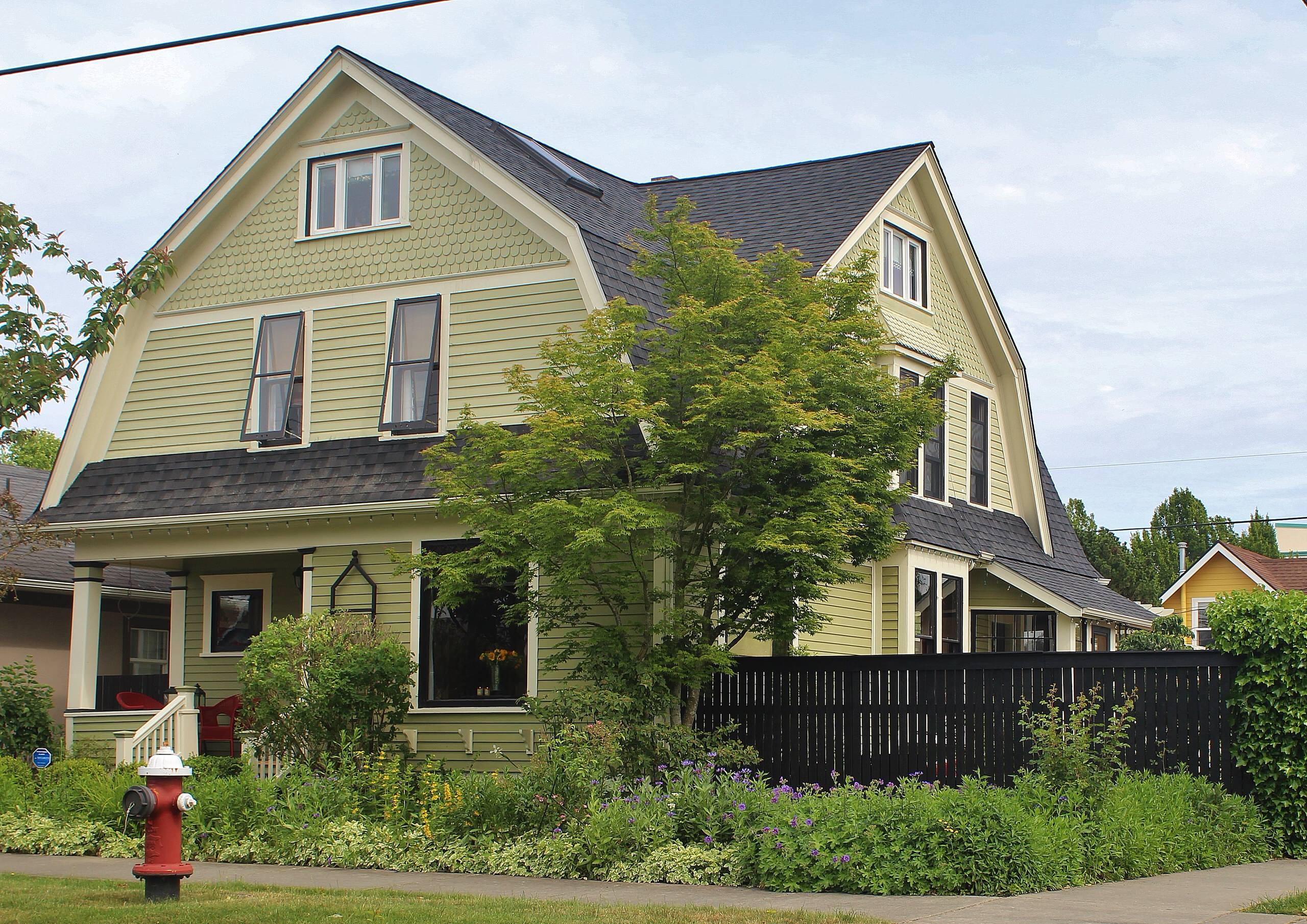 Victorian home interior with DIY touches and vintage charm